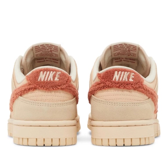 Dunks - Picture 2 of 12